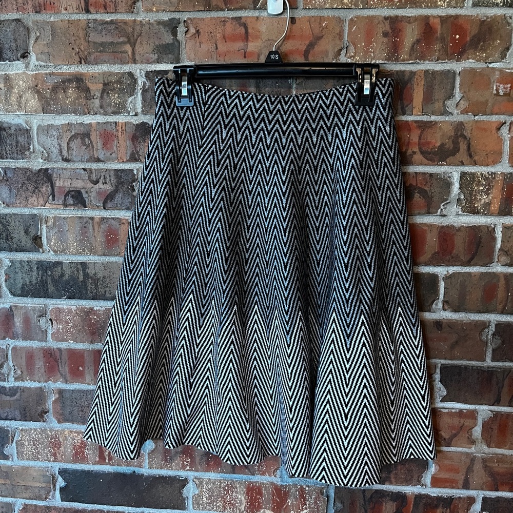 Chevron Pattern Black and White Skirt Sioni Black & White Skirt Women’s Size:M